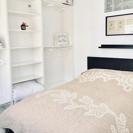 Oyo Guest House Duc De Gaeta Valencia Bagian luar foto