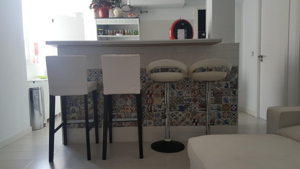 Oyo Guest House Duc De Gaeta Valencia Bagian luar foto